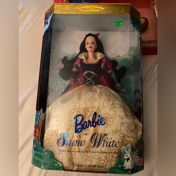 Vintage 1998 Barbie as Snow White!